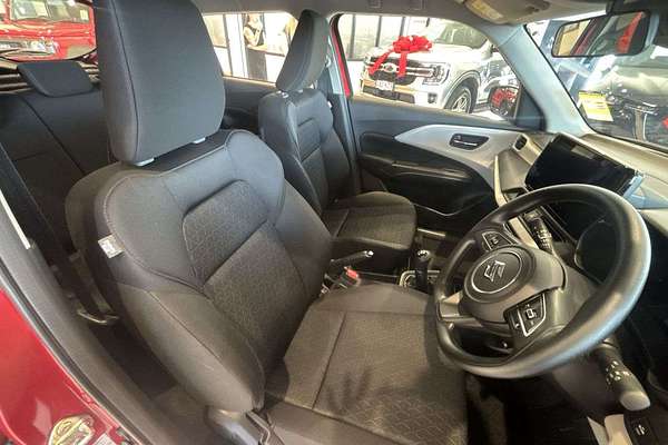 2025 Suzuki Swift Hybrid UZ