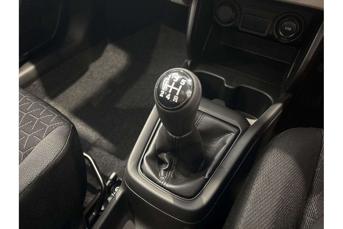 2025 Suzuki Swift Hybrid UZ