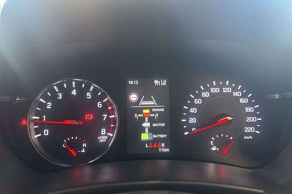 2025 Suzuki Swift Hybrid UZ