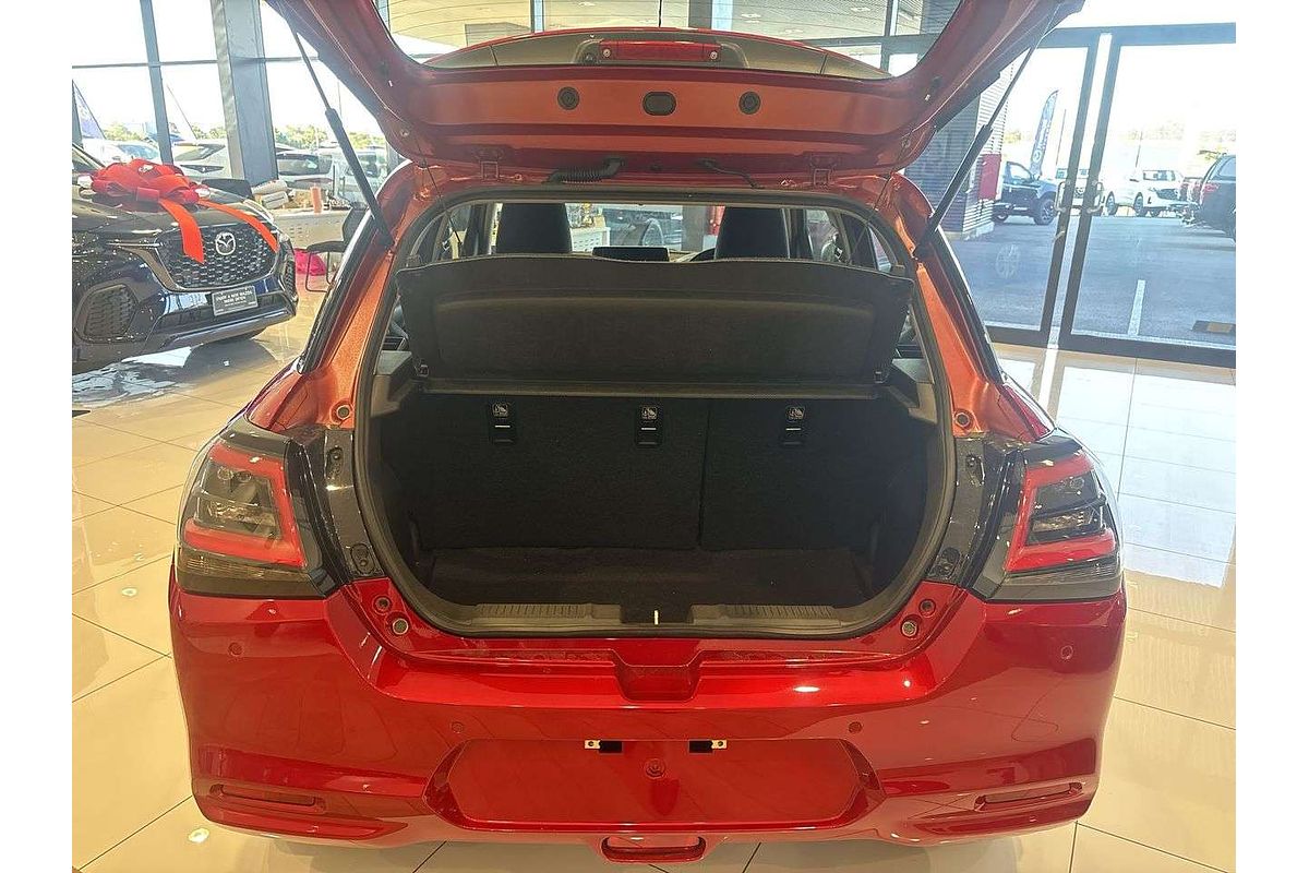 2025 Suzuki Swift Hybrid UZ