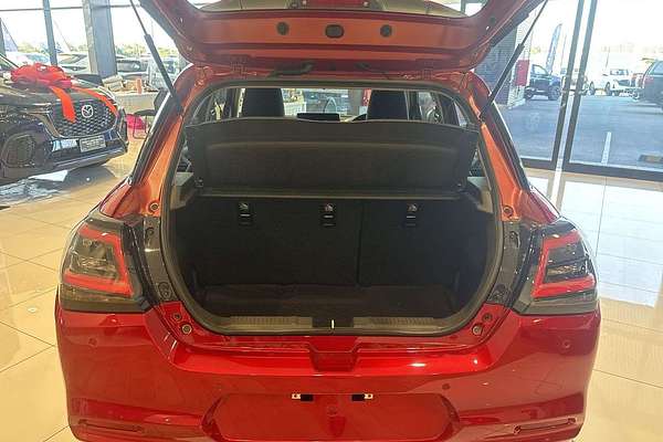 2025 Suzuki Swift Hybrid UZ