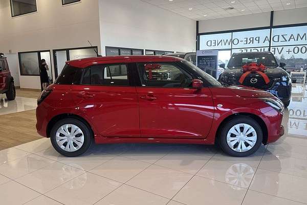 2025 Suzuki Swift Hybrid UZ