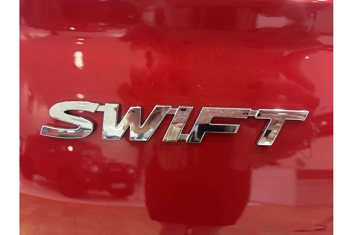 2025 Suzuki Swift Hybrid UZ