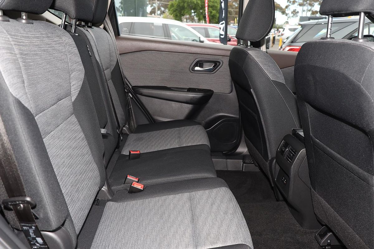 2024 Nissan X-TRAIL ST T33