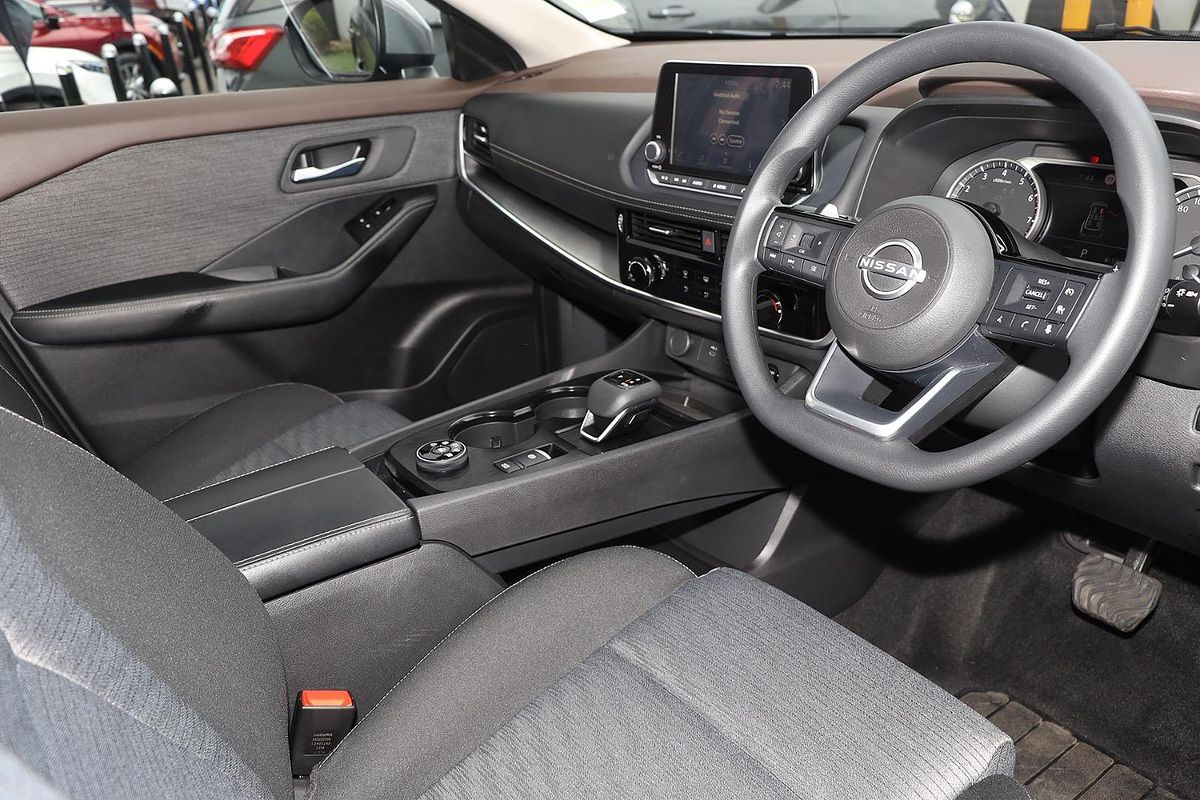 2024 Nissan X-TRAIL ST T33