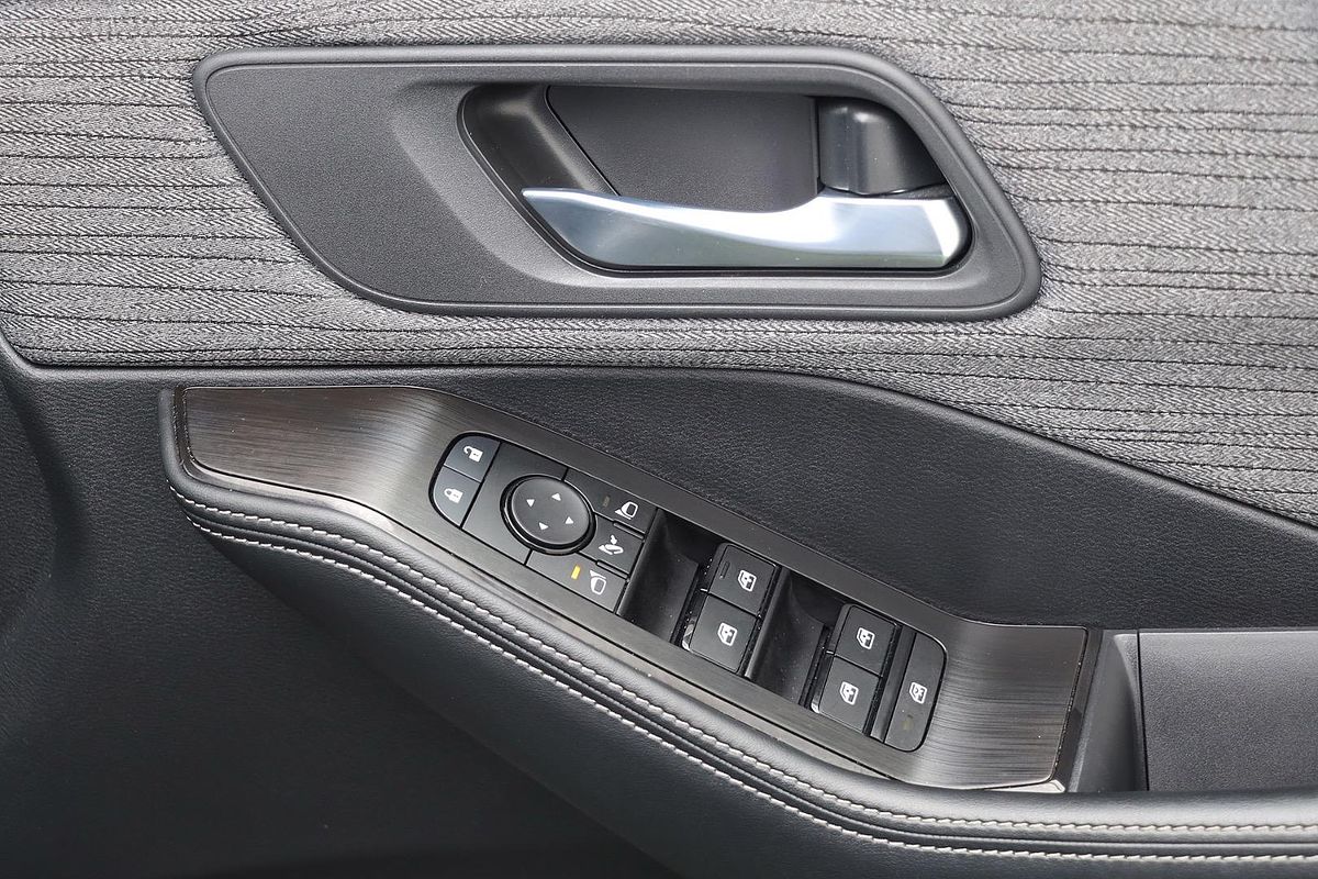 2024 Nissan X-TRAIL ST T33