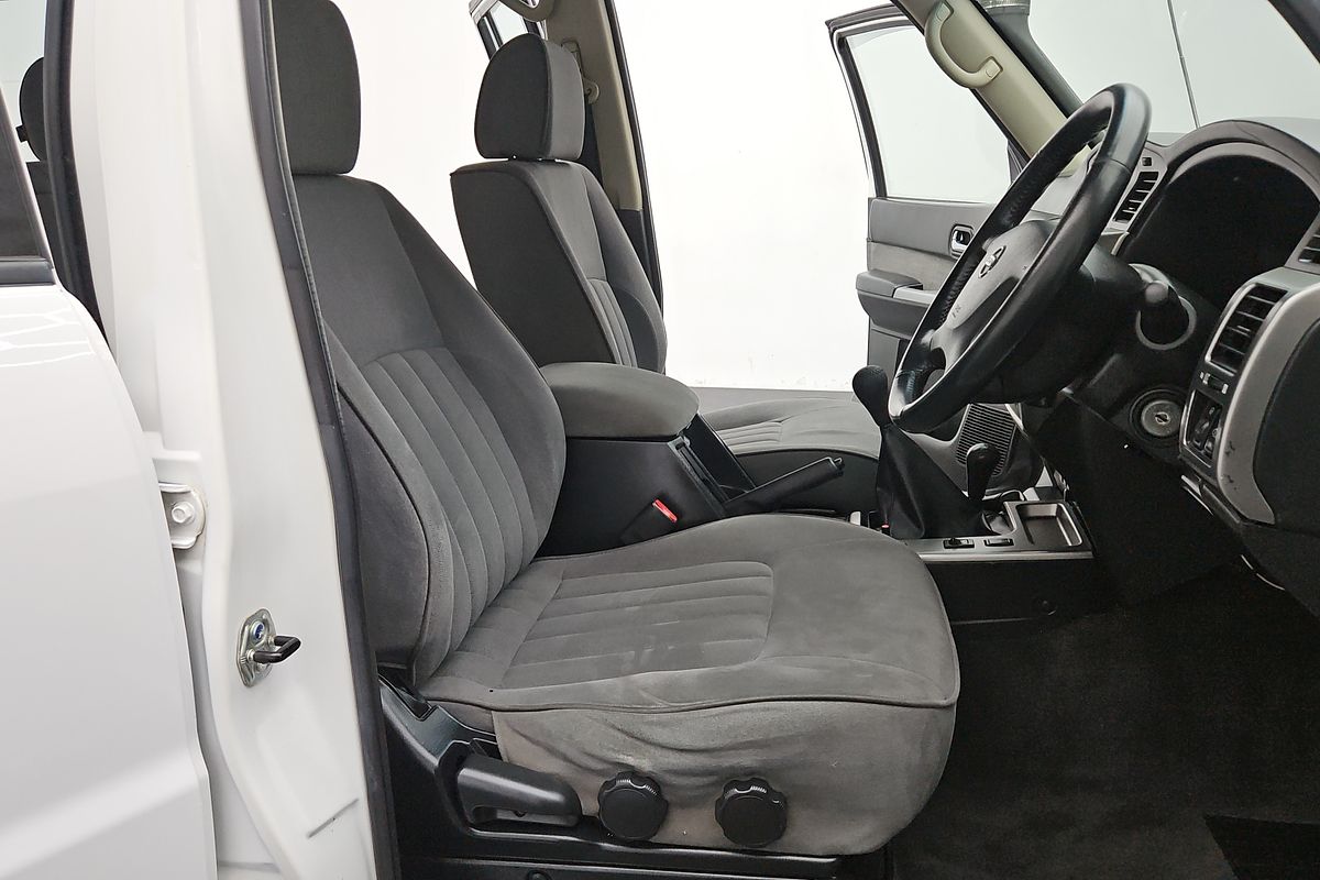 2008 Nissan Patrol ST GU 6