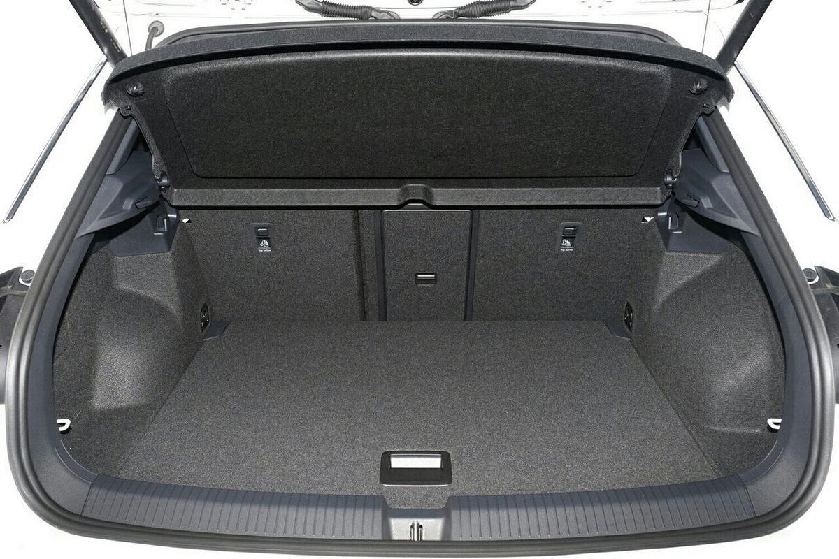 2025 Volkswagen T-Roc 140TSI R-Line D11