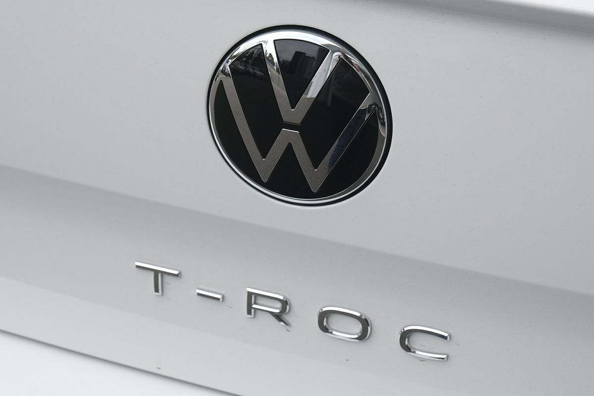 2025 Volkswagen T-Roc 140TSI R-Line D11