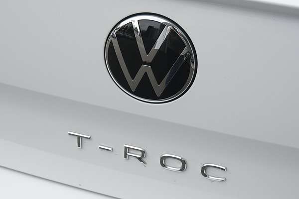 2025 Volkswagen T-Roc 140TSI R-Line D11