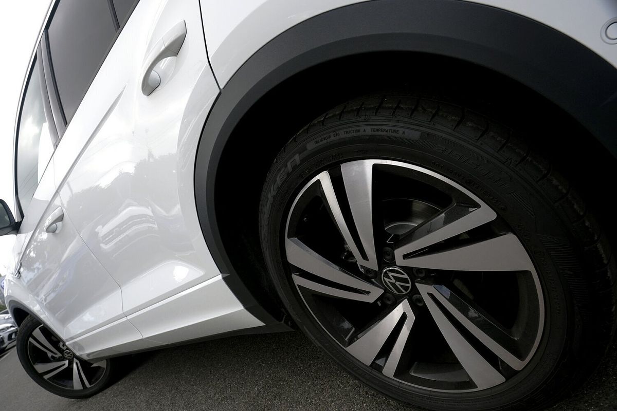 2025 Volkswagen T-Roc 140TSI R-Line D11
