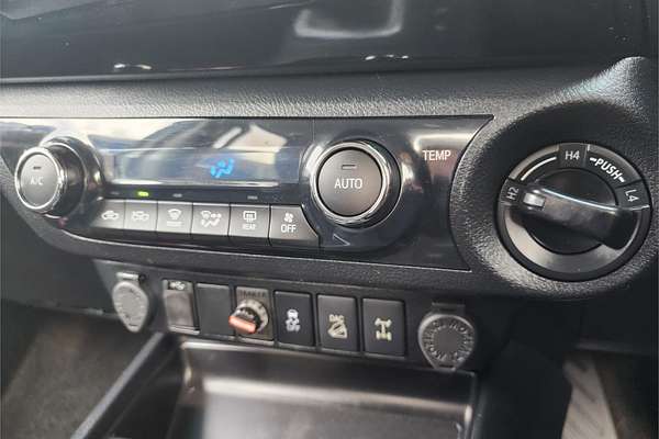 2020 Toyota Hilux SR5 GUN126R 4X4