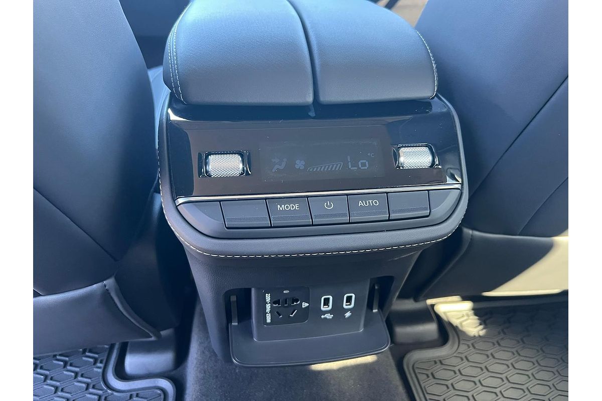 2025 LDV D90 Executive SV9A