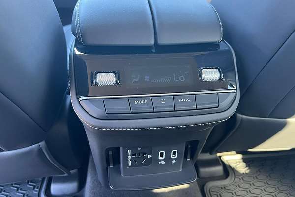 2025 LDV D90 Executive SV9A