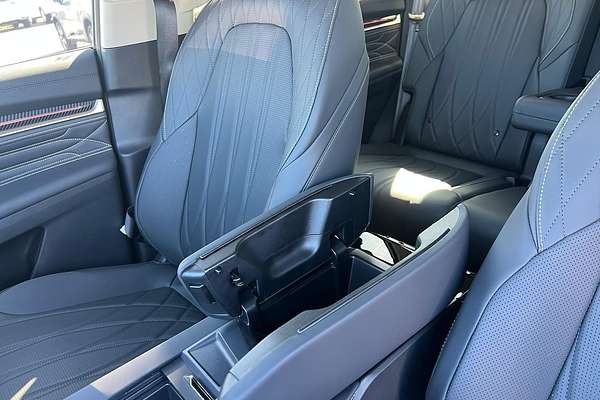 2025 LDV D90 Executive SV9A