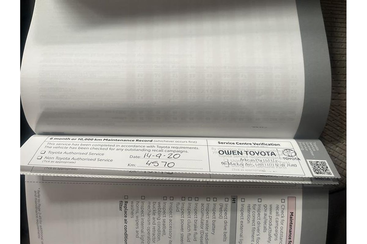 2020 Toyota Hiace Commuter GL GDH322R ELWB High Roof