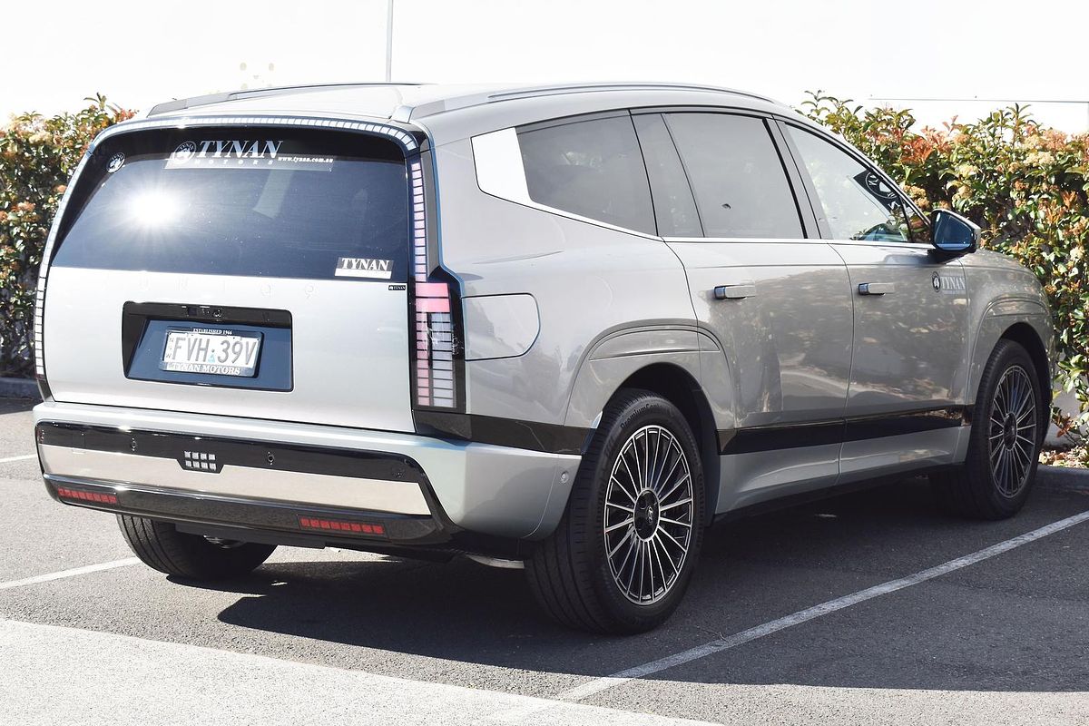 2025 Hyundai IONIQ 9 Calligraphy ME.V1