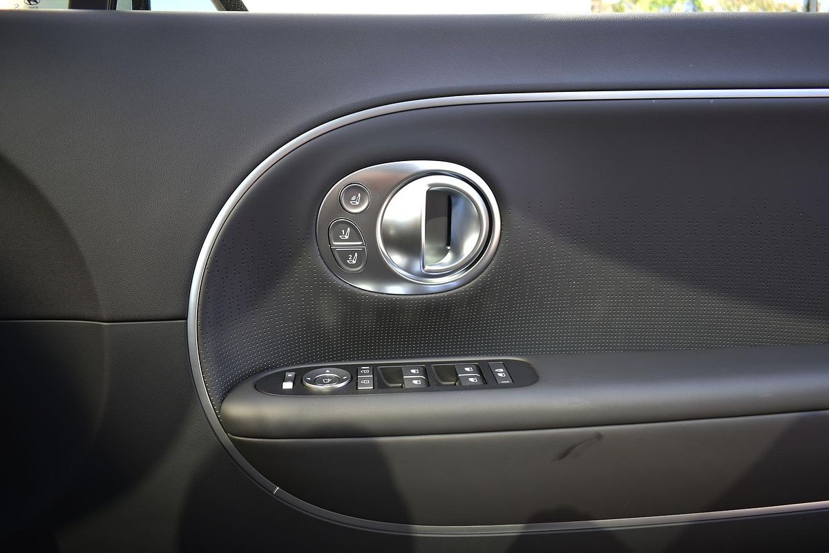 2025 Hyundai IONIQ 9 Calligraphy ME.V1