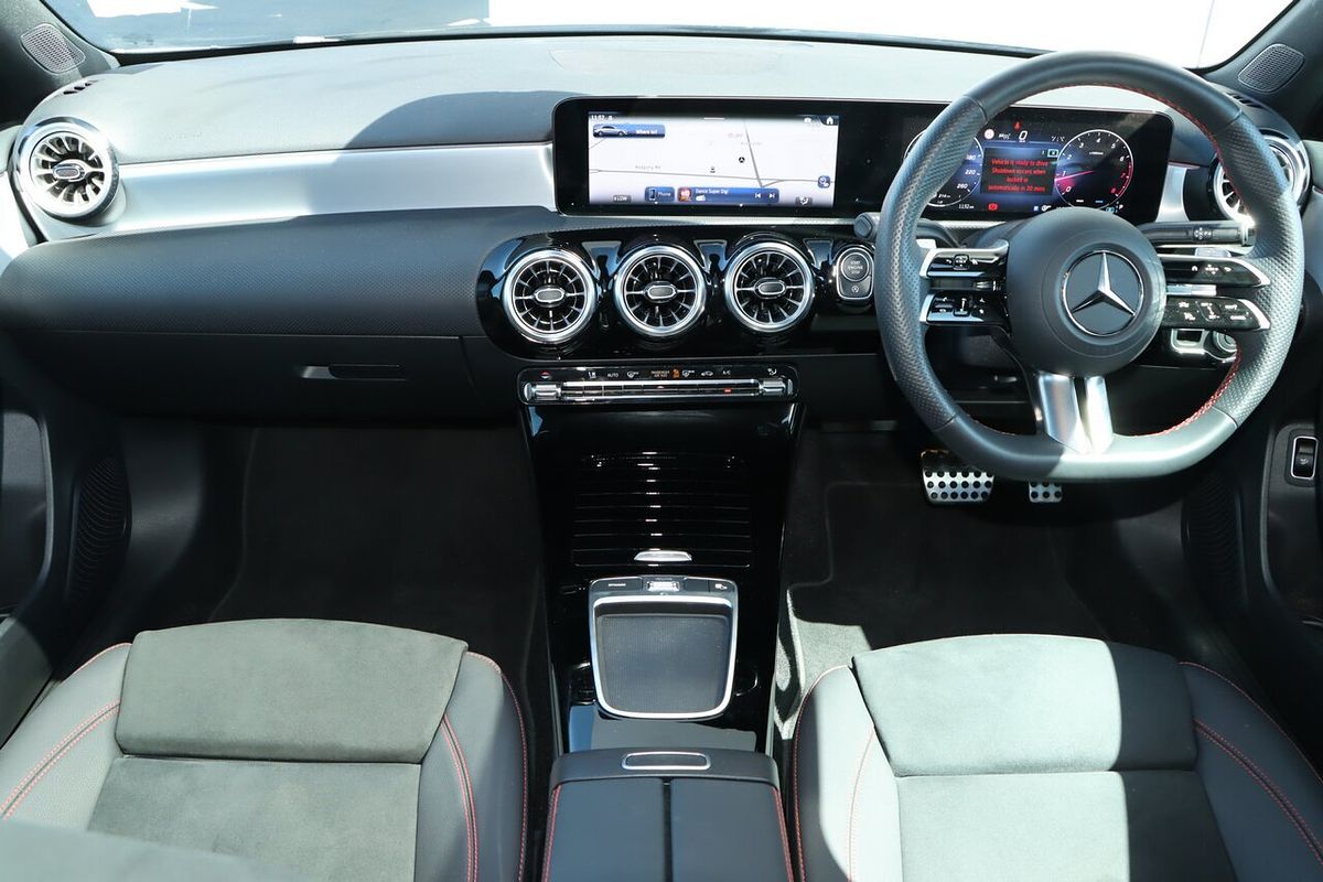 2024 Mercedes-Benz A-Class A250 V177