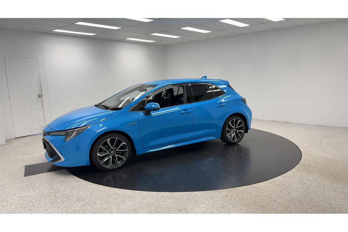 2018 Toyota Corolla ZR Hybrid ZWE211R
