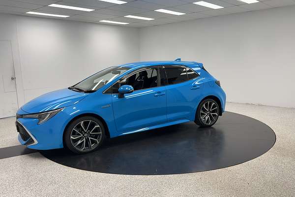 2018 Toyota Corolla ZR Hybrid ZWE211R