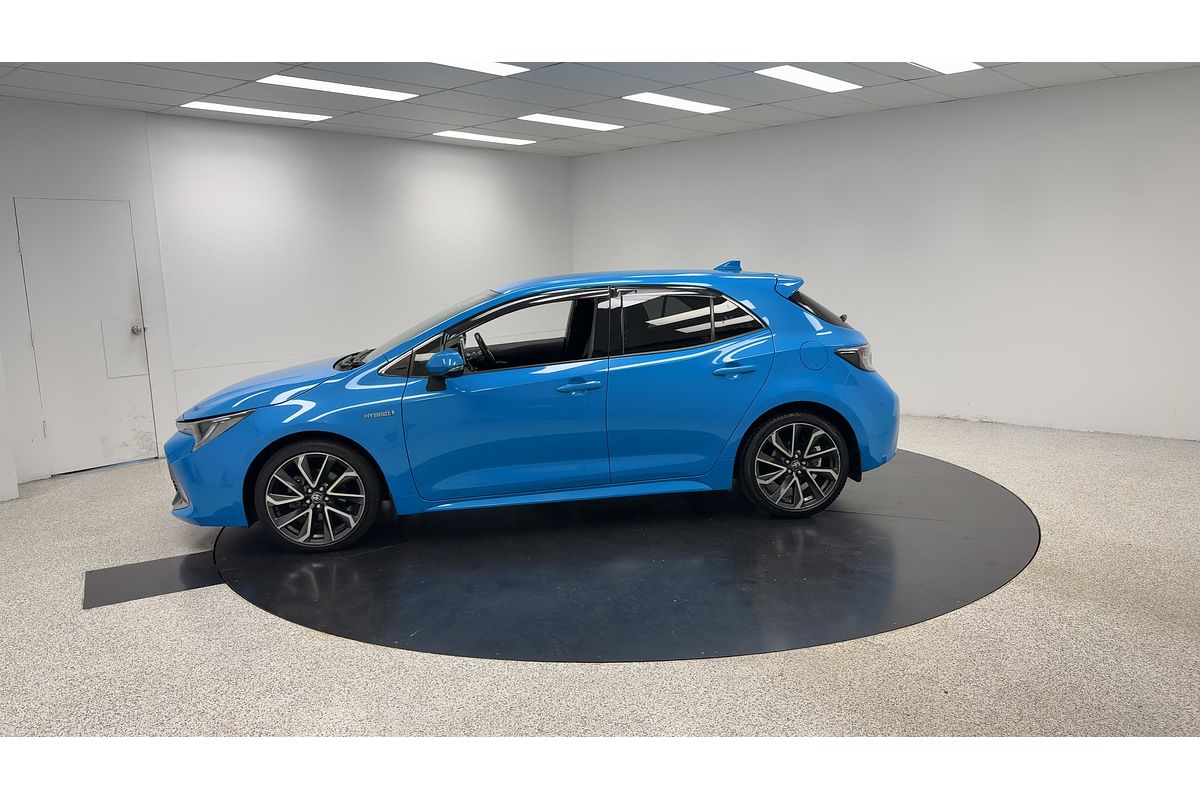 2018 Toyota Corolla ZR Hybrid ZWE211R