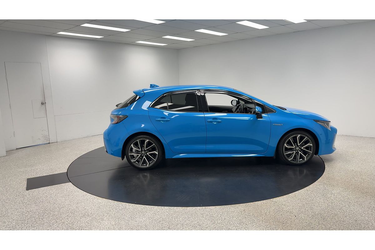 2018 Toyota Corolla ZR Hybrid ZWE211R