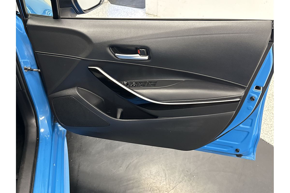 2018 Toyota Corolla ZR Hybrid ZWE211R