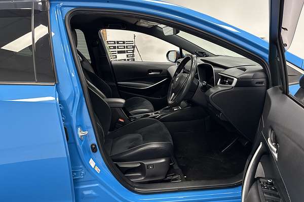 2018 Toyota Corolla ZR Hybrid ZWE211R