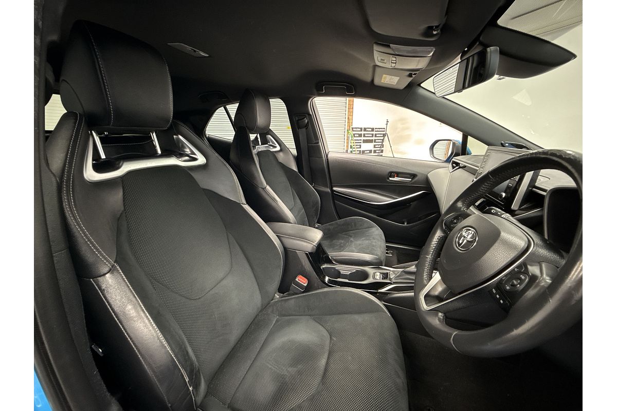 2018 Toyota Corolla ZR Hybrid ZWE211R