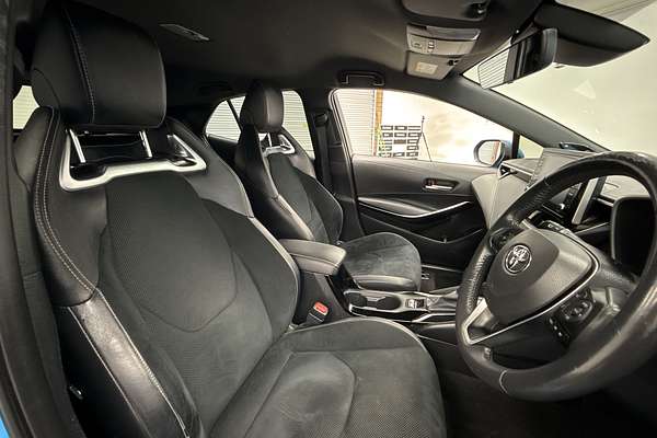 2018 Toyota Corolla ZR Hybrid ZWE211R