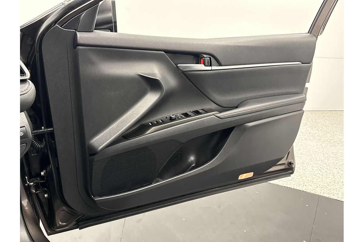 2022 Toyota Camry SL AXVH70R