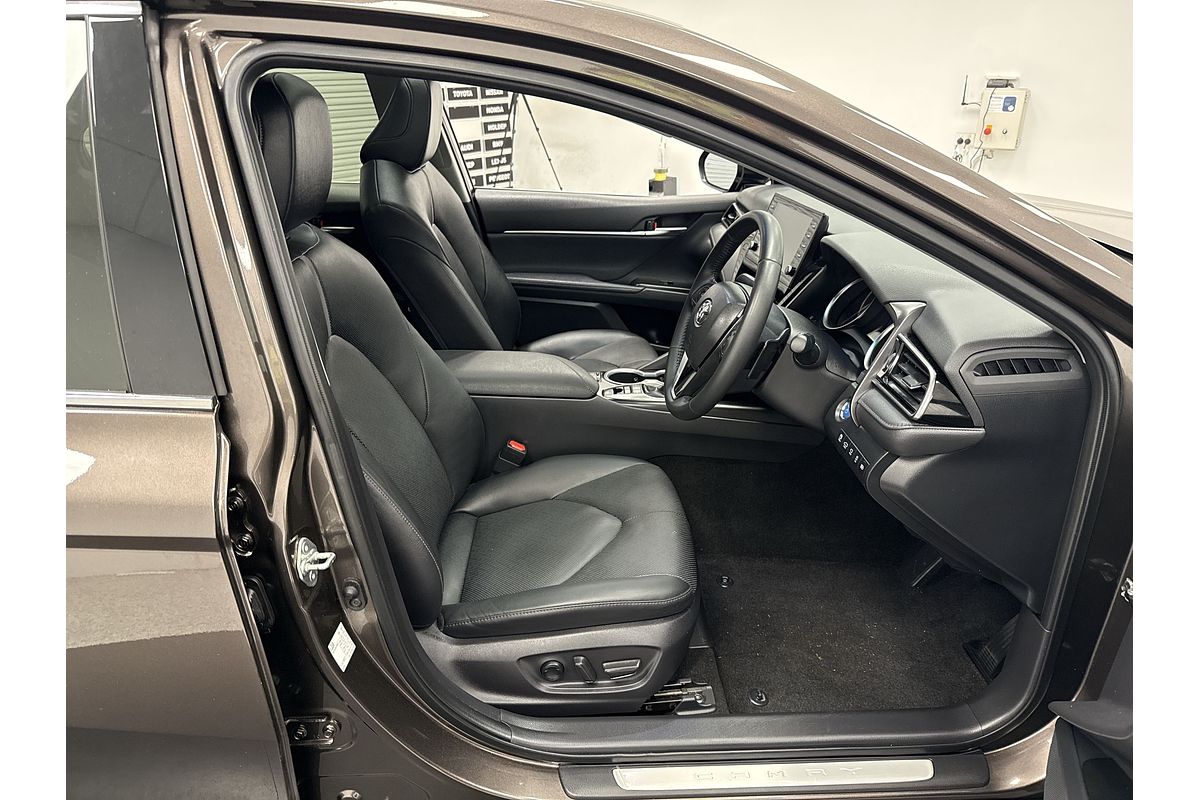 2022 Toyota Camry SL AXVH70R