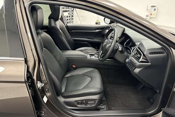 2022 Toyota Camry SL AXVH70R