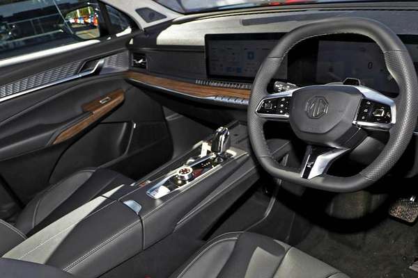 2025 MG QS Essence IS31