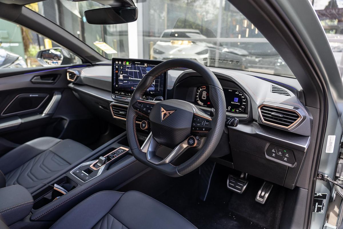 2025 CUPRA Leon VZx KL