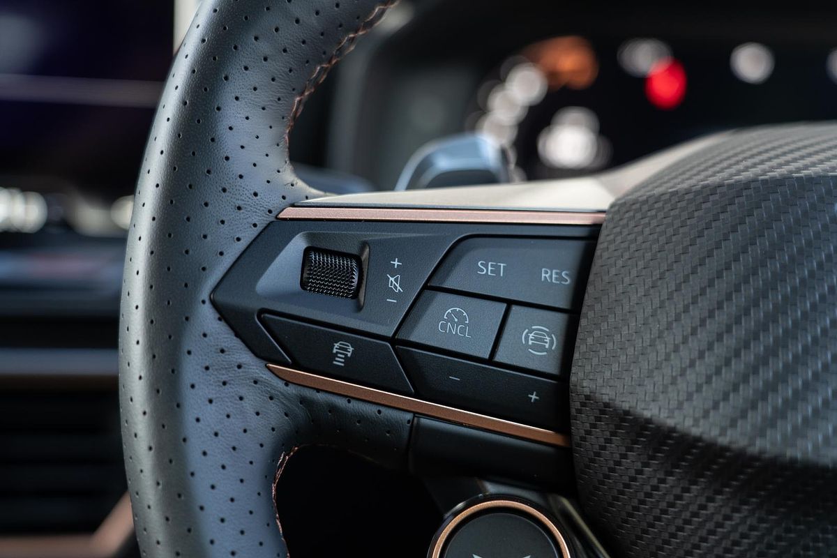 2025 CUPRA Leon VZx KL