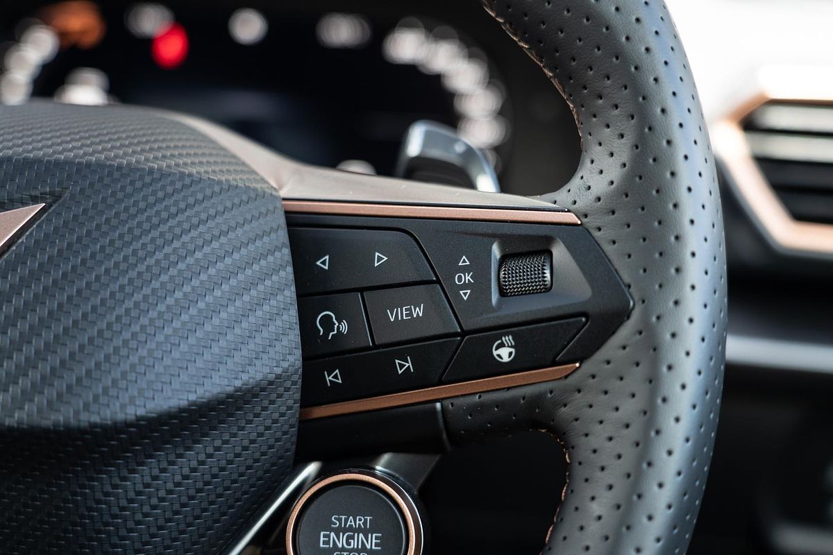 2025 CUPRA Leon VZx KL