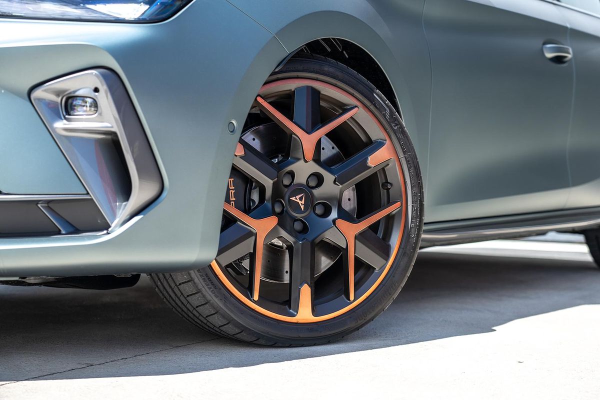 2025 CUPRA Leon VZx KL