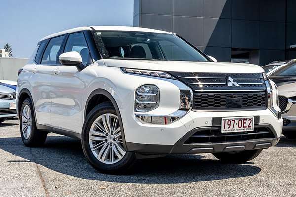 2023 Mitsubishi Outlander ES ZM