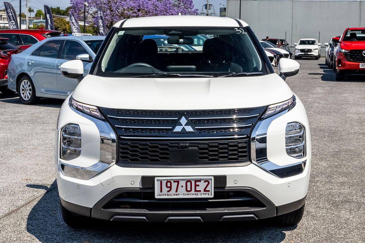 2023 Mitsubishi Outlander ES ZM