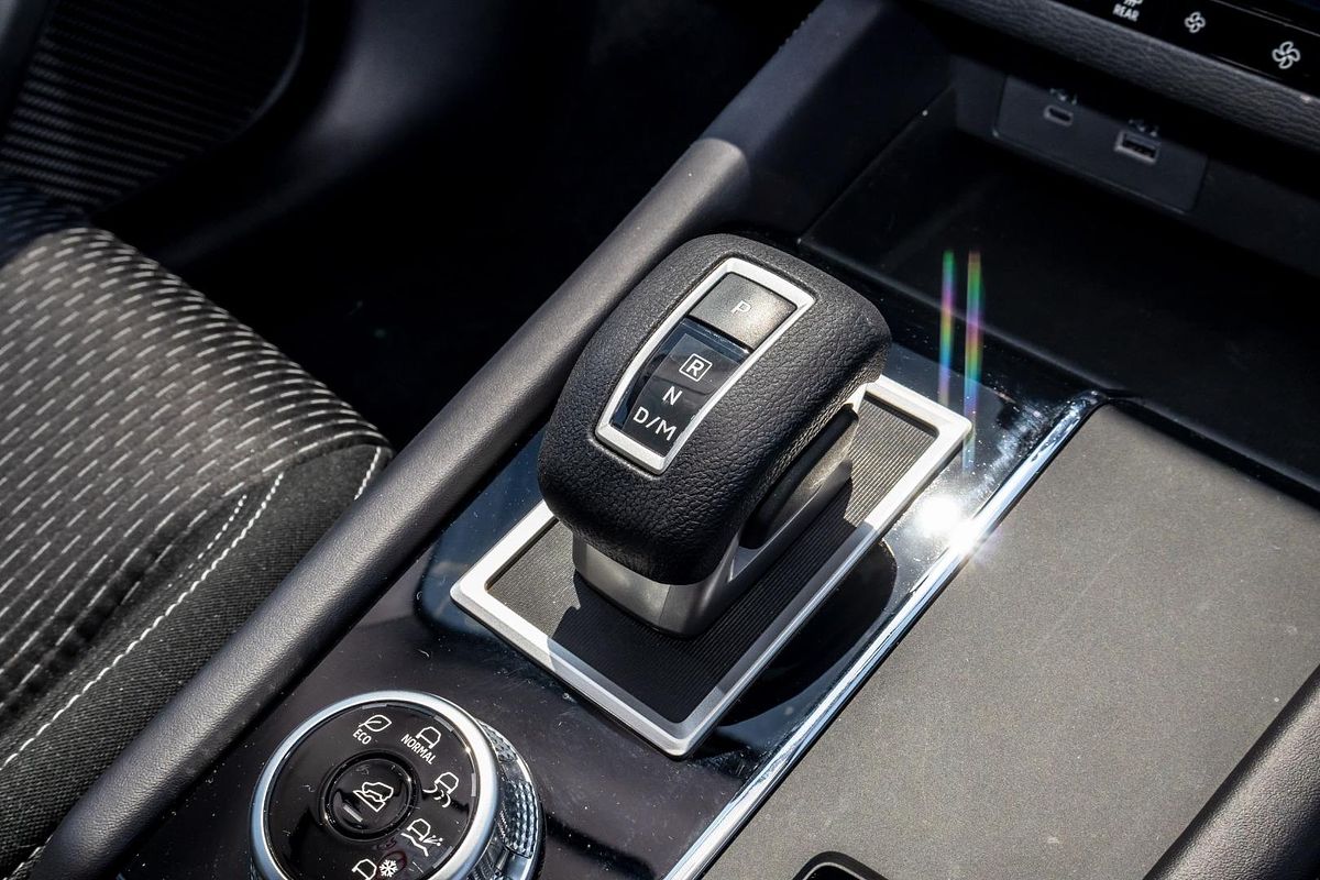 2023 Mitsubishi Outlander ES ZM