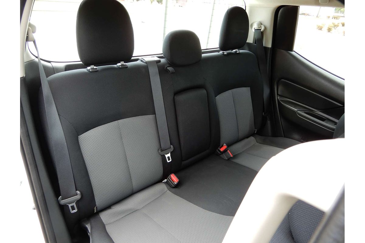 2021 Mitsubishi Triton GLX MR 4X4