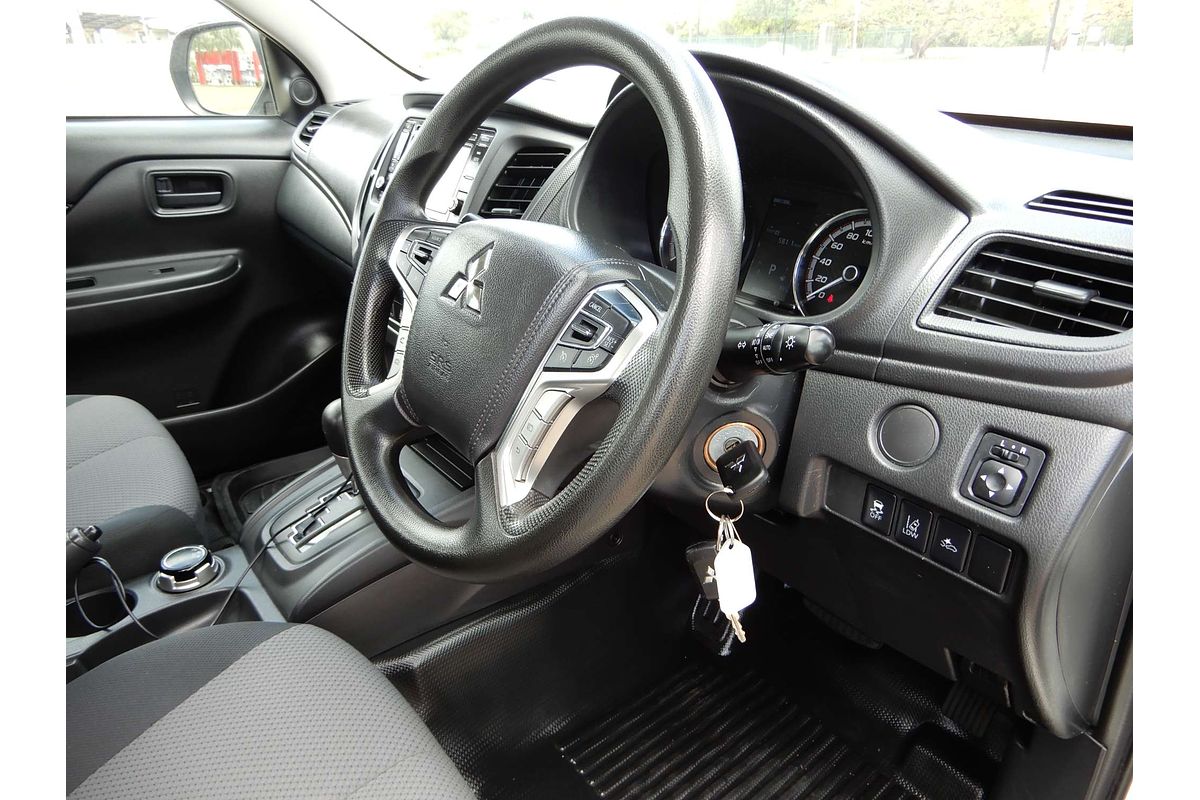 2021 Mitsubishi Triton GLX MR 4X4