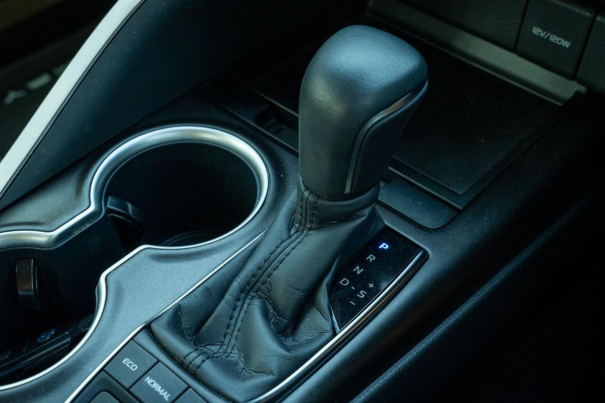 2023 Toyota Camry SL AXVH70R