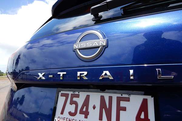 2025 Nissan X-TRAIL ST T33