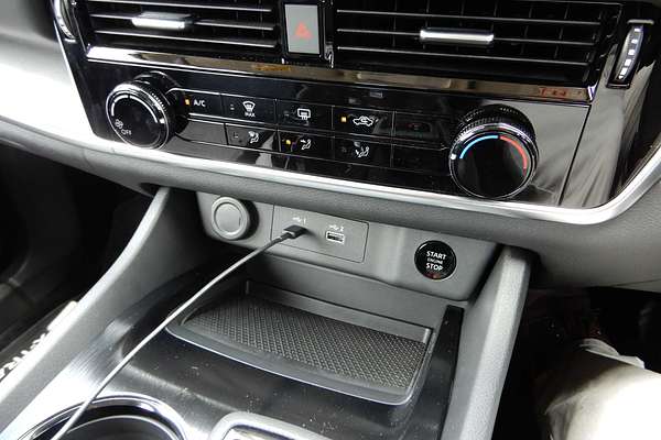 2025 Nissan X-TRAIL ST T33