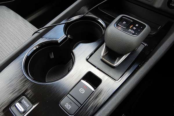 2025 Nissan X-TRAIL ST T33