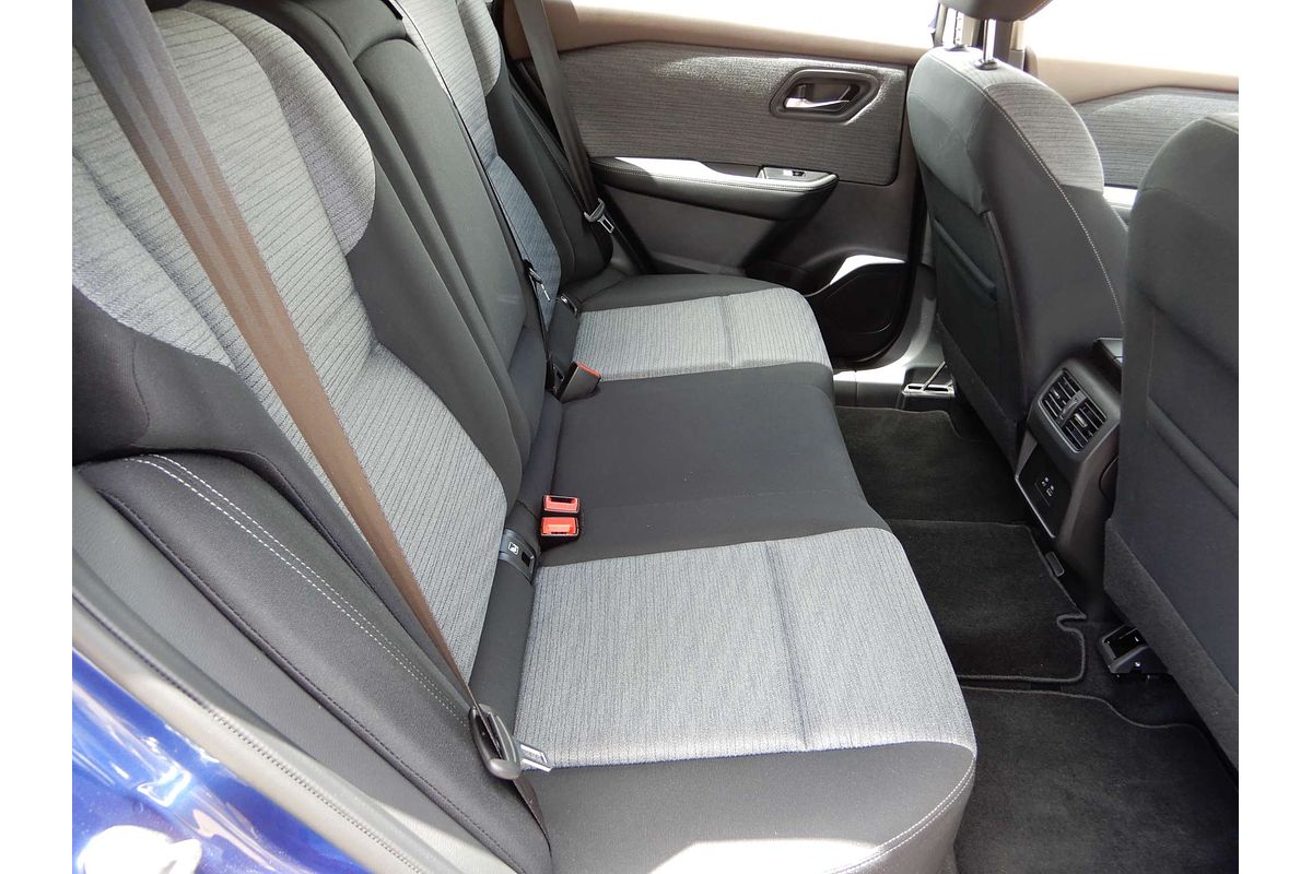 2025 Nissan X-TRAIL ST T33