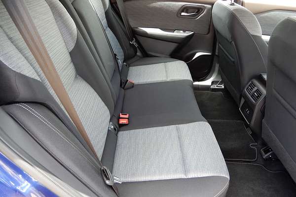 2025 Nissan X-TRAIL ST T33